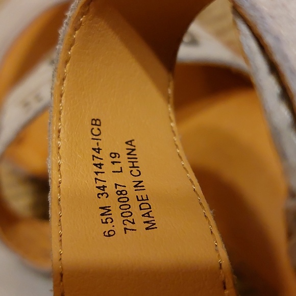 Nwot Frye & Co. Sandals - Picture 3 of 9